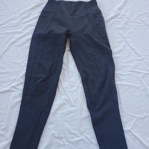 Intensity Heart Booty Leggings